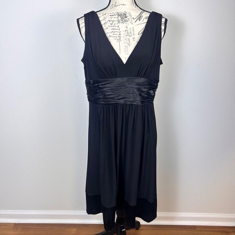 Jones Studio Black Cocktail Dress Womens Size 12 V-Neck Satin Waist Trim Midi